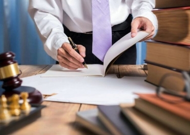 CÓ ĐƯỢC LY HÔN VỚI CHỒNG HOẶC VỢ ĐANG CHẤP HÀNH HÌNH PHẠT TÙ GIAM KHÔNG?