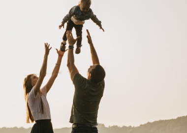 ĐIỀU KIỆN ĐỐI VỚI NGƯỜI NHẬN NUÔI CON NUÔI?