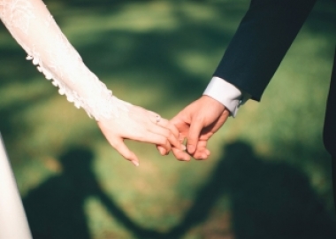 PHÁP LUẬT NGHIÊM CẤM CÁC HÀNH VI NÀO ĐỂ BẢO VỆ CHẾ ĐỘ HÔN NHÂN VÀ GIA ĐÌNH?